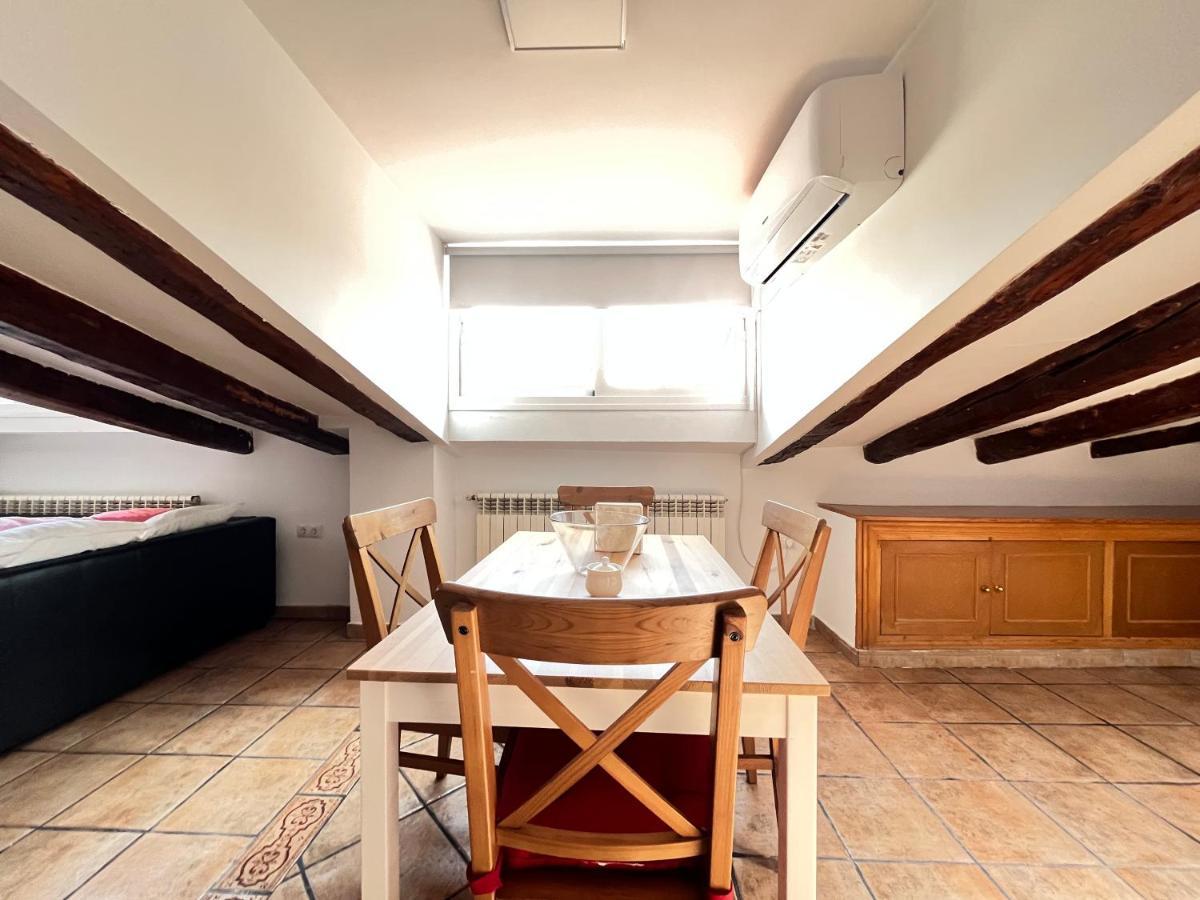 Atico Atocha Ile Temporal Apartment Madrid Luaran gambar
