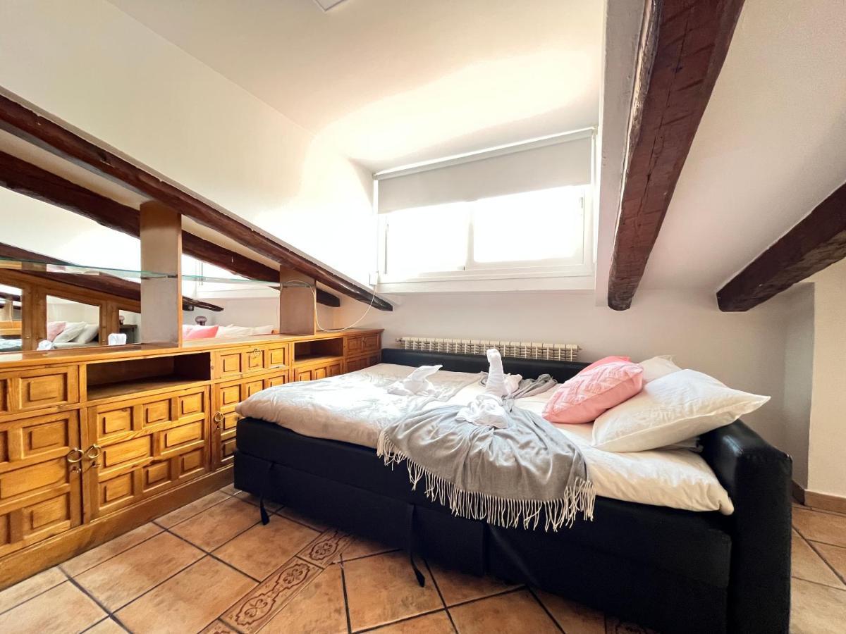 Atico Atocha Ile Temporal Apartment Madrid Luaran gambar